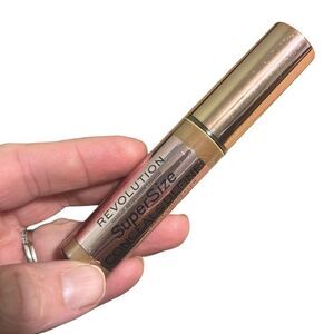 Makeup Revolution Conceal & define Foundation C13